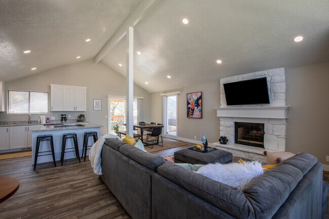 Foto del edificio - 2196 Karalee Way