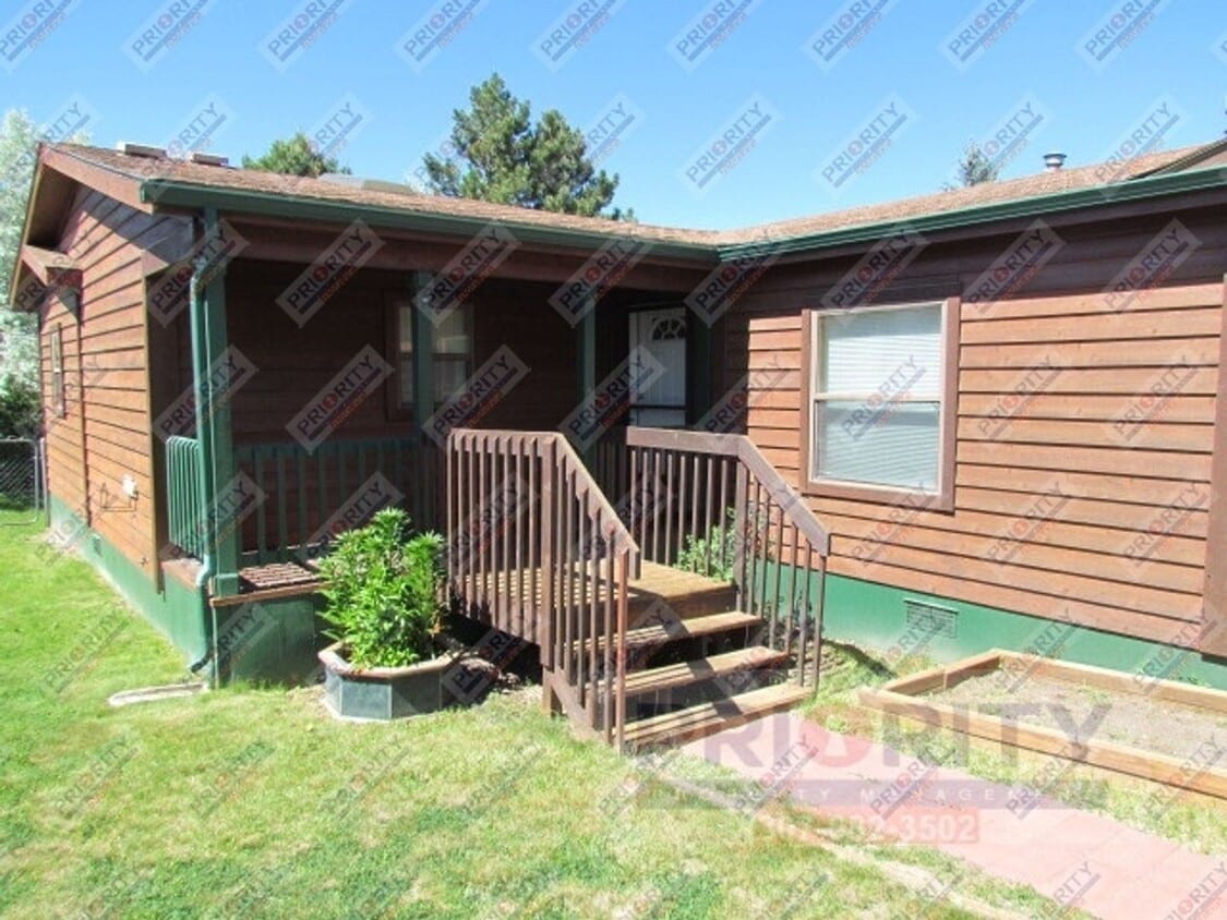 Primary Photo - 3 bedroom, 2 bath single-family home