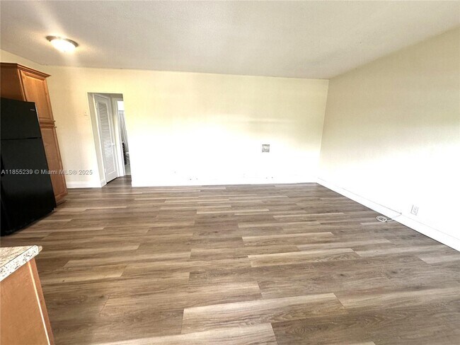 Foto del edificio - 5420 NE 22nd Terrace
