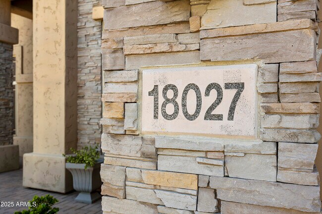 Foto del edificio - 18027 N 50th Pl