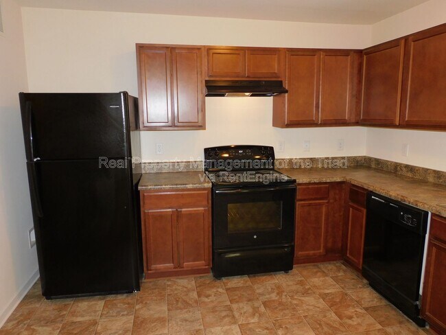 Building Photo - 415 Hidden Brook Ln