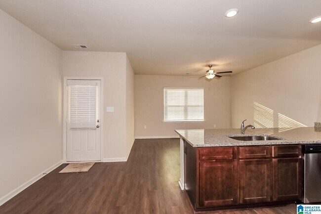 Foto del edificio - 6340 Rainbow Row