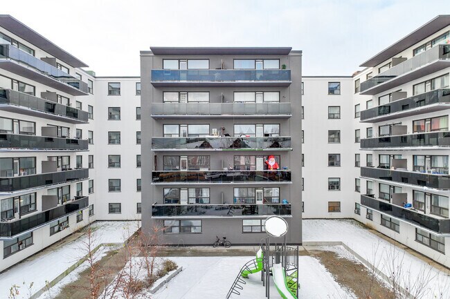 Photo du bâtiment - Weston Road Apartments