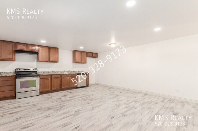 Foto del edificio - NICE DUPLEX FULLY REMODELED - OWNER / AGENT