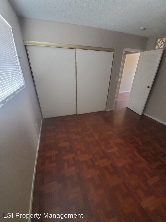 Foto del edificio - 1541 E Harmon Ave