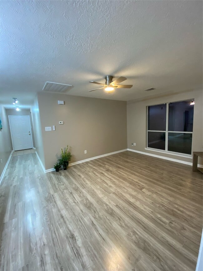 Building Photo - 8825 E Buffalo Cir