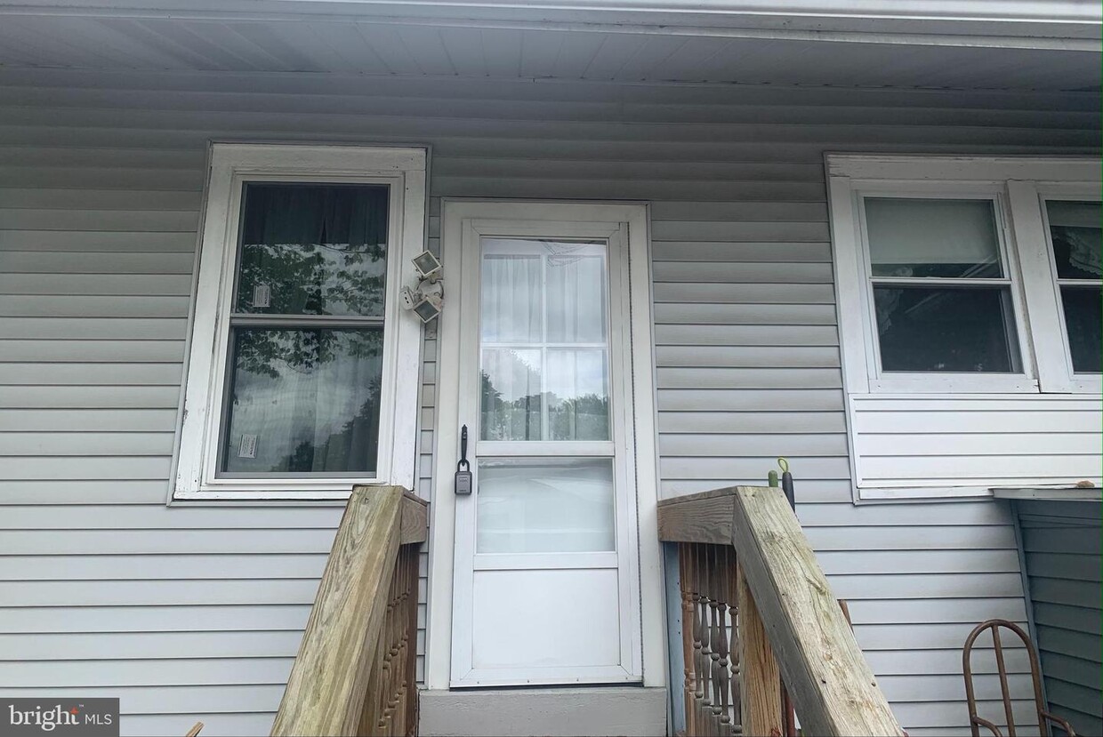 Primary Photo - 426 Wyndom Terrace