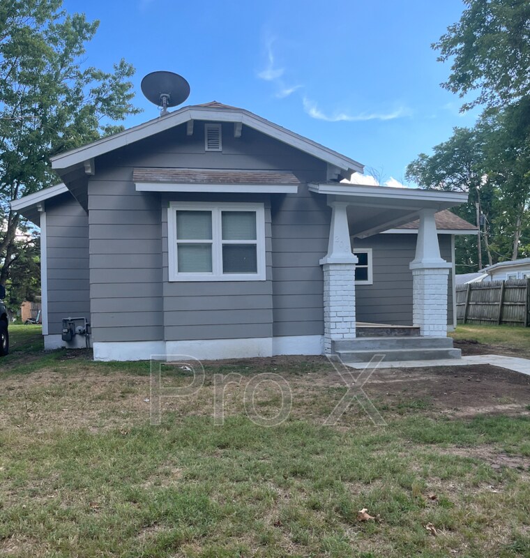 208 E Park St Unit 208 E Park A, Pittsburg, KS 66762 Condo for Rent