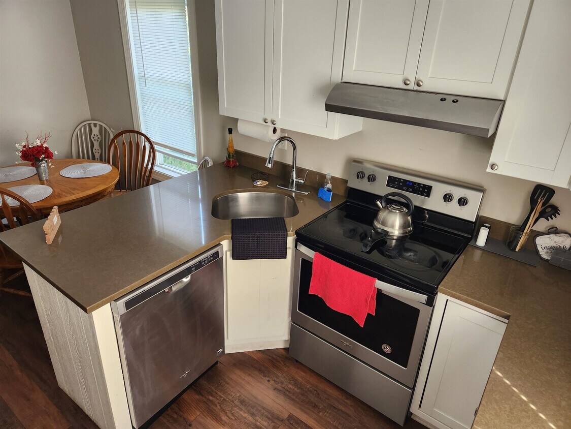 Foto principal - 661 Hevey St