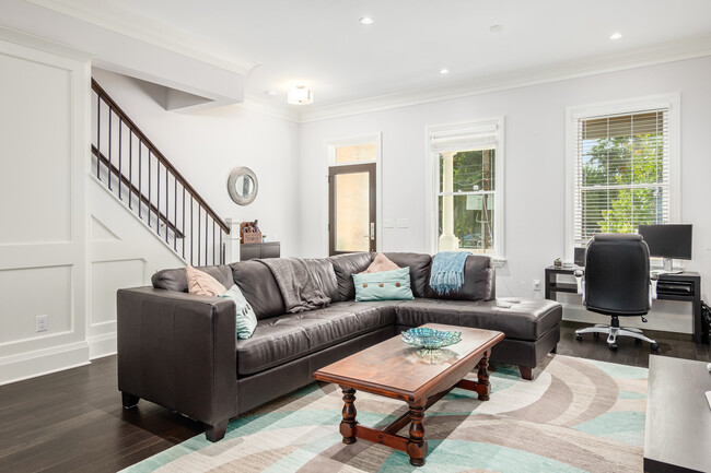 First floor: Living room with office nook - 120 W Starr Ave