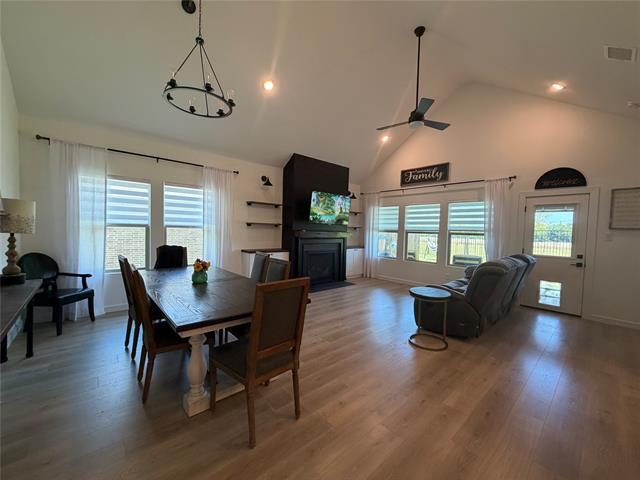 Foto del edificio - 524 Meadowlark Dr