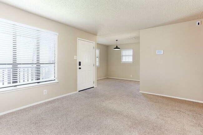 Building Photo - 2711 Crater