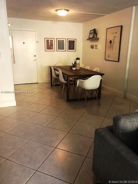 Foto del edificio - 9360 Fontainebleau Blvd