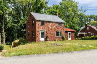 Building Photo - 9717 Glendale Rd