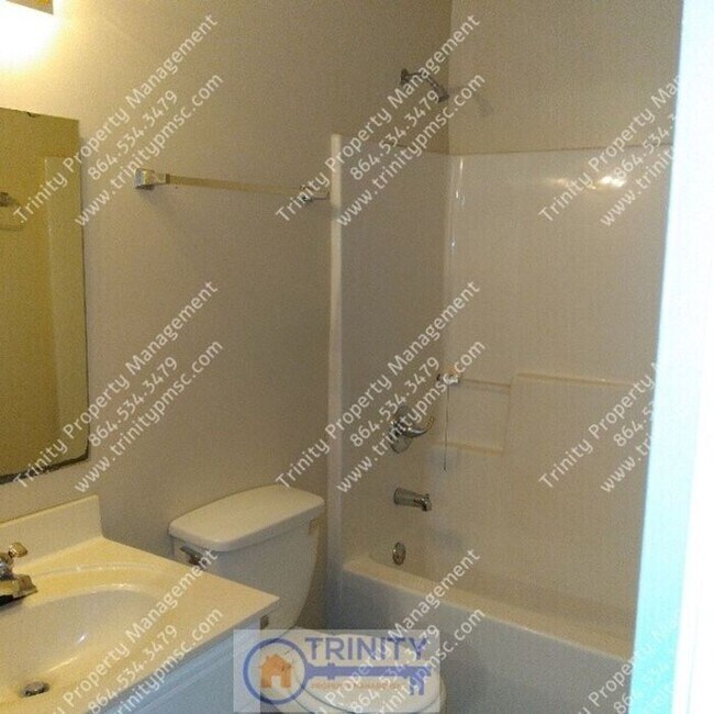 Foto del edificio - Completely Renovated Duplex Ready and Wait...