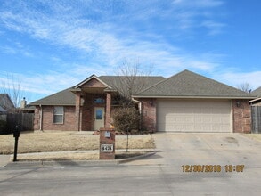 Building Photo - 4424 NW Wolfcreek Blvd
