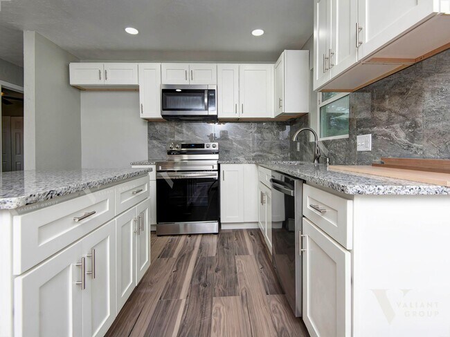 Foto del edificio - Spacious 4-Bedroom, 3-Bath Home for Rent i...