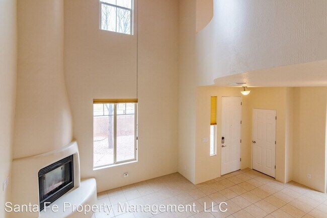 Building Photo - 2 br, 2.5 bath House - 7 E. Saddleback Mesa