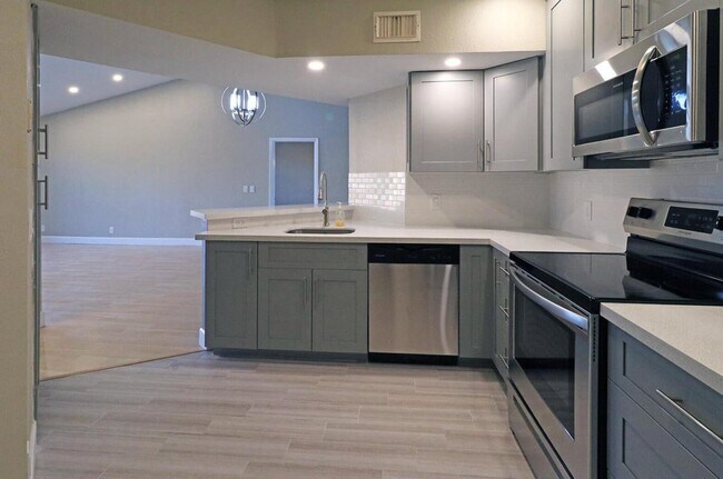 Building Photo - 9055 Wiles Rd