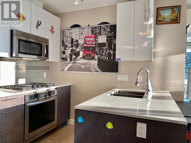 Building Photo - 6971-6971 Elmbridge Way