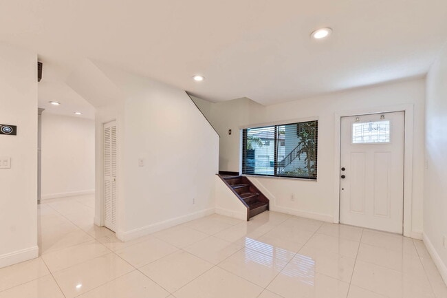 Building Photo - 4576 SW 139th Ct