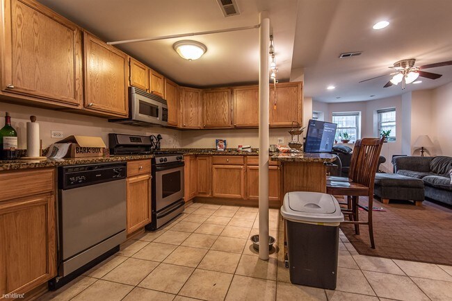 Building Photo - 2 br, 1 bath  - 3126 N Sheffield Ave GDN