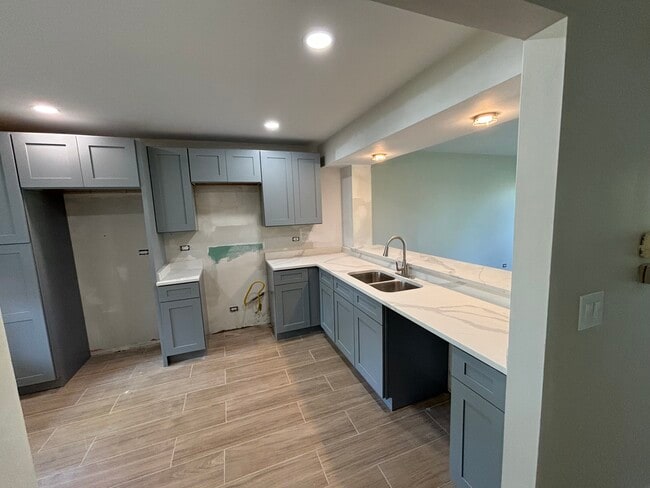 Building Photo - 257 Doral Ct