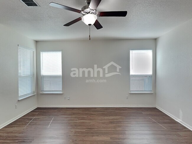 Foto del edificio - 180 Pebble Creek Run