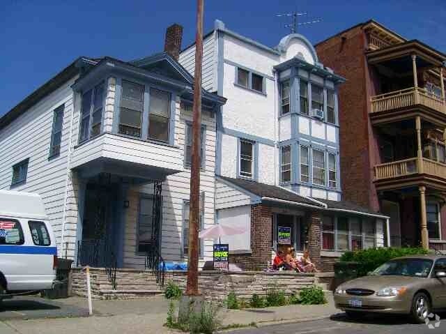 Building Photo - 138 Mohawk St