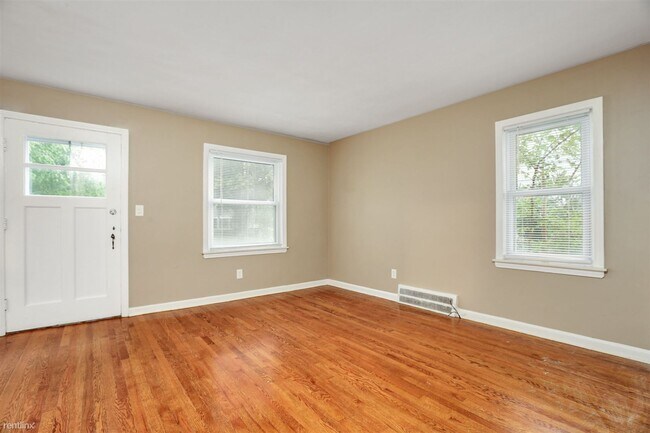 Foto del edificio - 3 br, 2 bath House - 924 North Edison Avenue