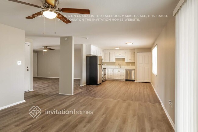 Building Photo - 14235 N 39th Way