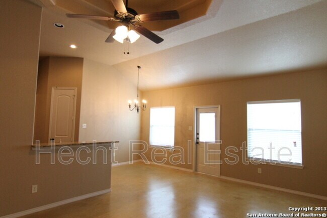 Building Photo - 260 Rosalie Dr