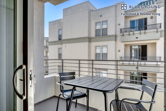 Foto del edificio - 25 S Oak Knoll Ave