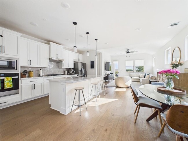 Foto del edificio - 7602 Bardstown Wy