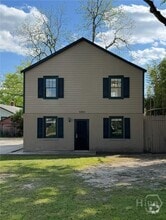 Building Photo - 1305 E Anderson St
