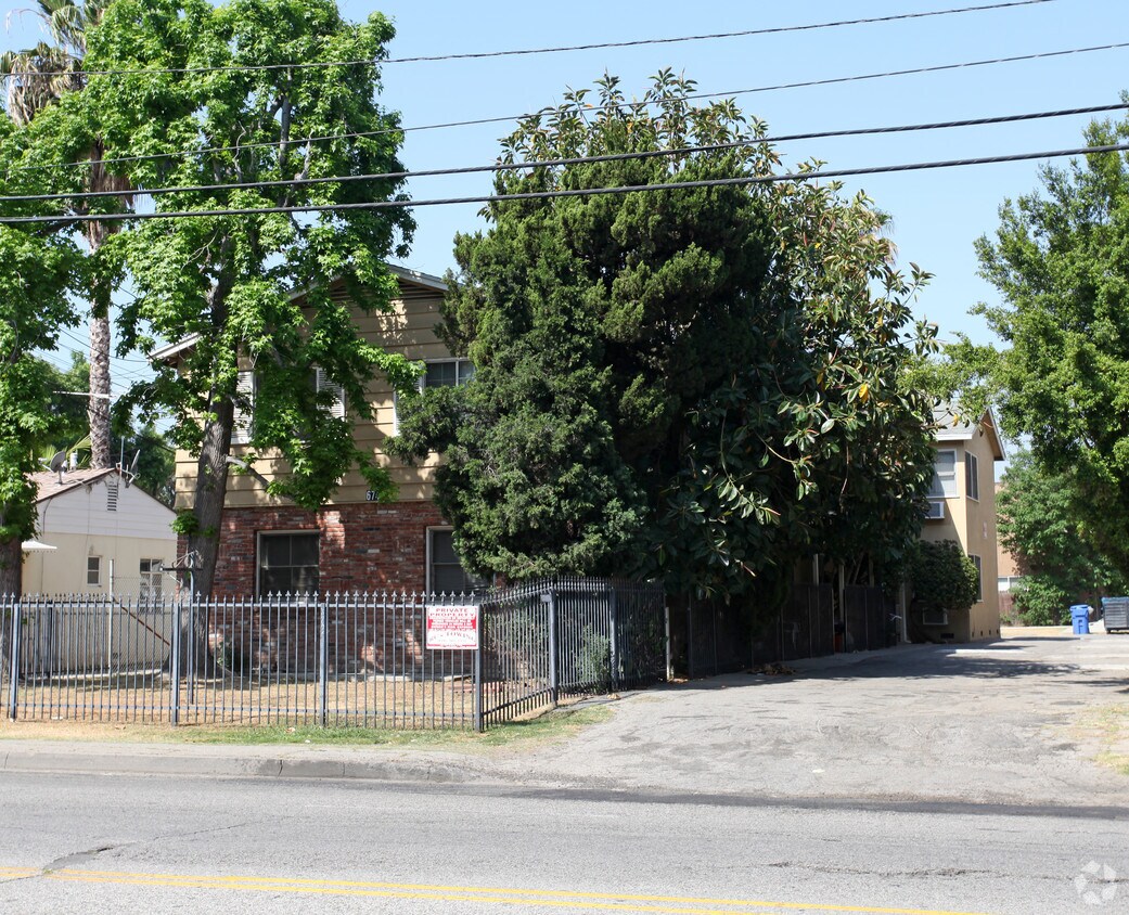 Building Photo - 6743 Haskell Ave