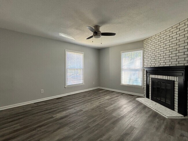 Foto del edificio - 4 Clark Ct