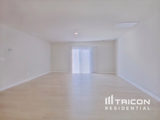 Foto del edificio - 4058 Rustling Grass Trl