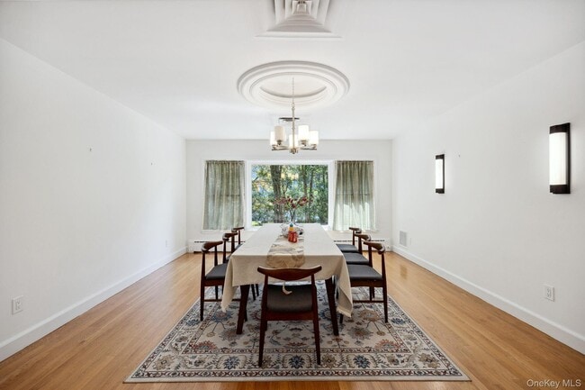Building Photo - 28 Paddington Rd