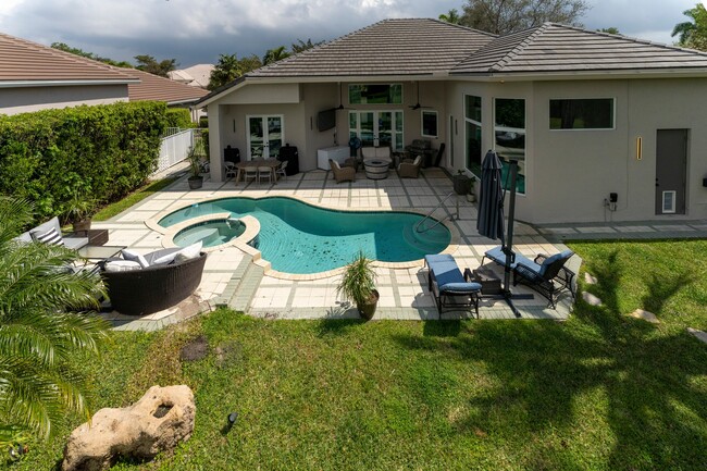 Foto del edificio - 4021 E Lake Estates Dr