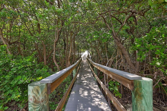 Foto del edificio - 801 S Ocean Dr