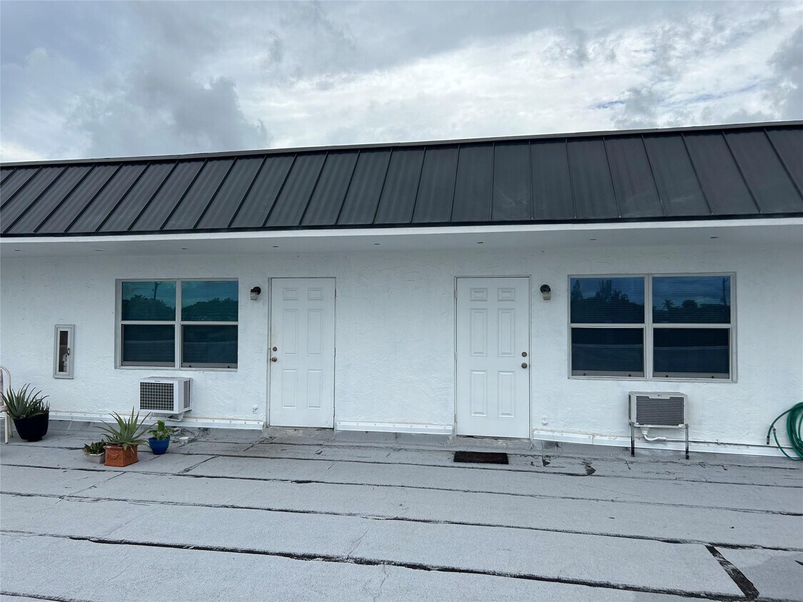 Foto principal - 800 NE 13th St