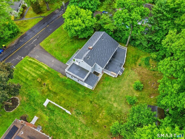Building Photo - 27 Shawnee Rd