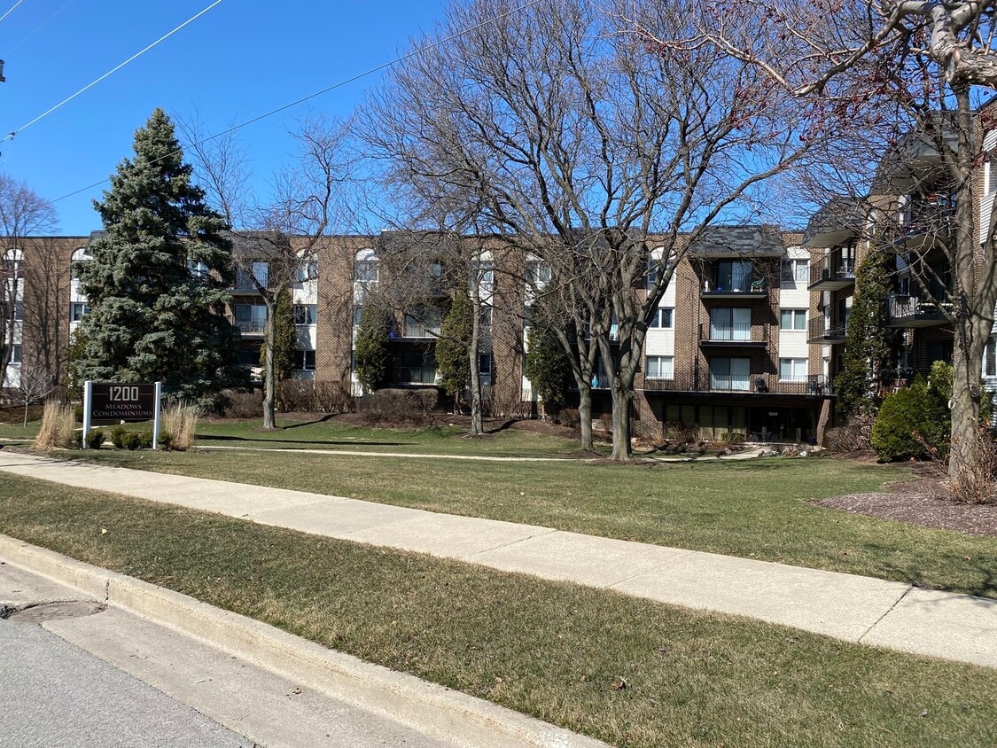 Primary Photo - 1200 W Northwest Hwy