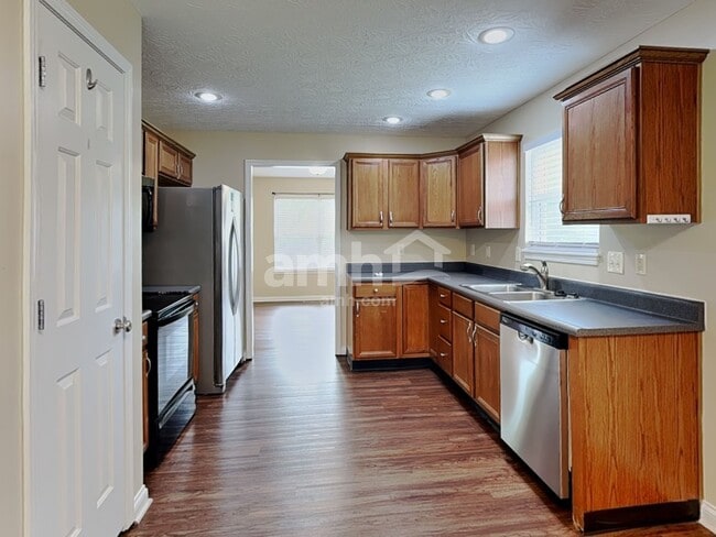 Foto del edificio - 2251 Custer Ln