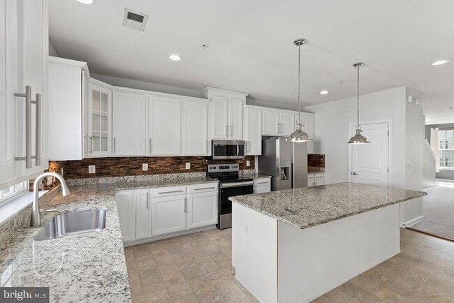 Building Photo - 14816 Mason Creek Cir