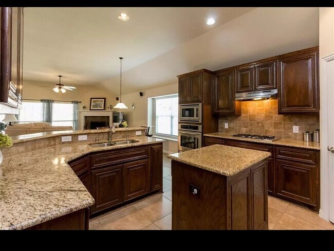 Foto del edificio - 3 Bedroom Single Family Home in Lewisville