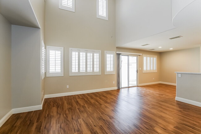Building Photo - 10461 Concetta Ave