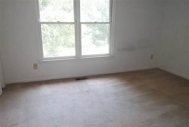Foto del edificio - 2 bedroom/ 1.5 bath-Oak Hill