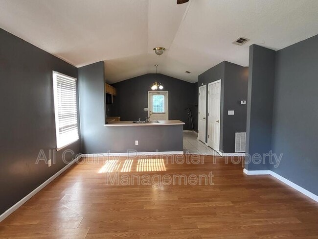 Building Photo - 304 Orchard Way